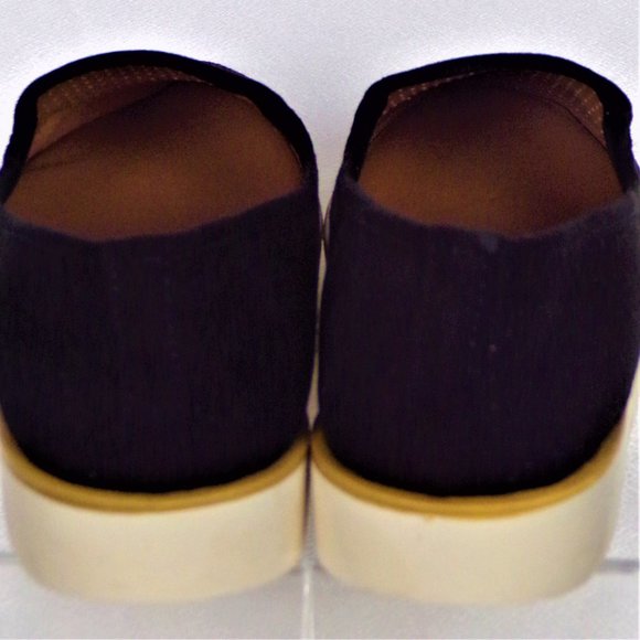 QUPID size 7 black flat-heel sneakers cushioned insoles perforated fabric uppers - Picture 12 of 15